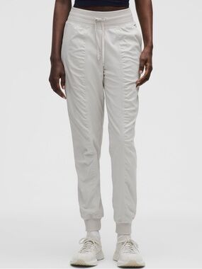 Lululemon athletica Light Gray Dance Studio MR Joggers Lined NWT Sz 6